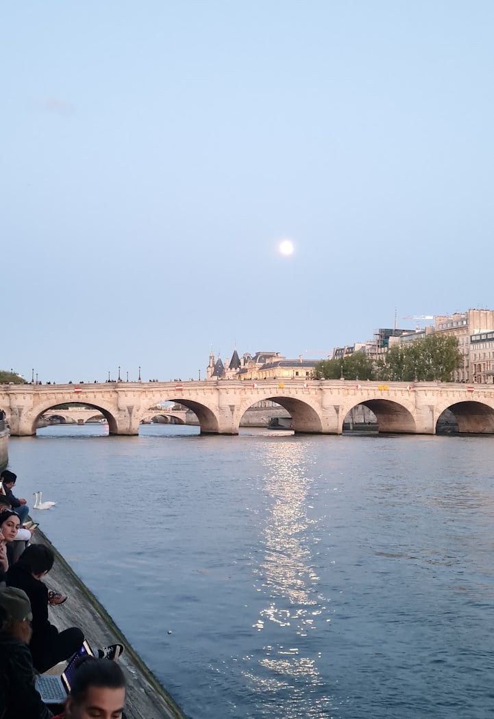 Bouquinistes du Quai du Louvre 3